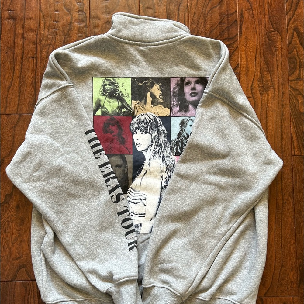 Taylor Swift eras tour gray quarter zip 1/4 size Large NEW